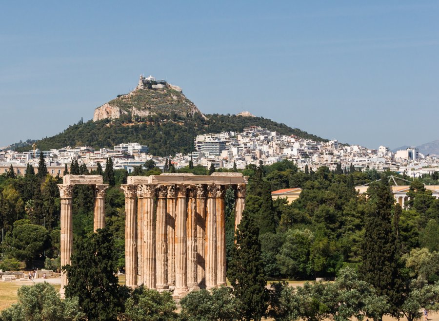 Вид на храм Зевса Олимпийского в Афинах